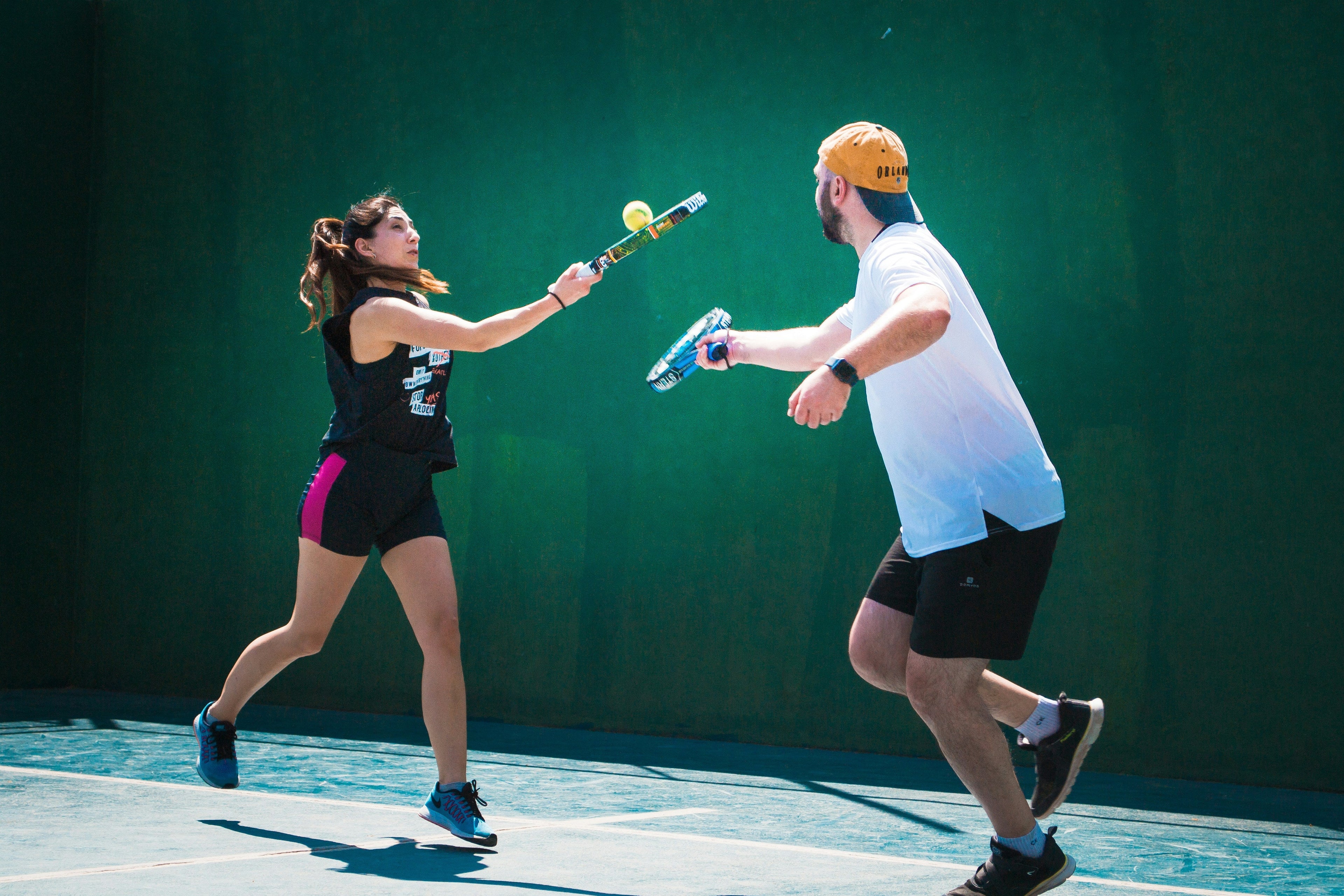 How to Choose the Right Padel Paddle: A Comprehensive Guide